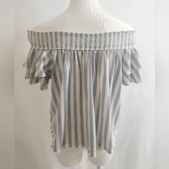 Blue Romantic Top - Picture 5 of 6